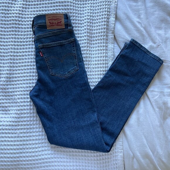 NWOT Levi's 724 High Rise Straight Jeans - Picture 3 of 7